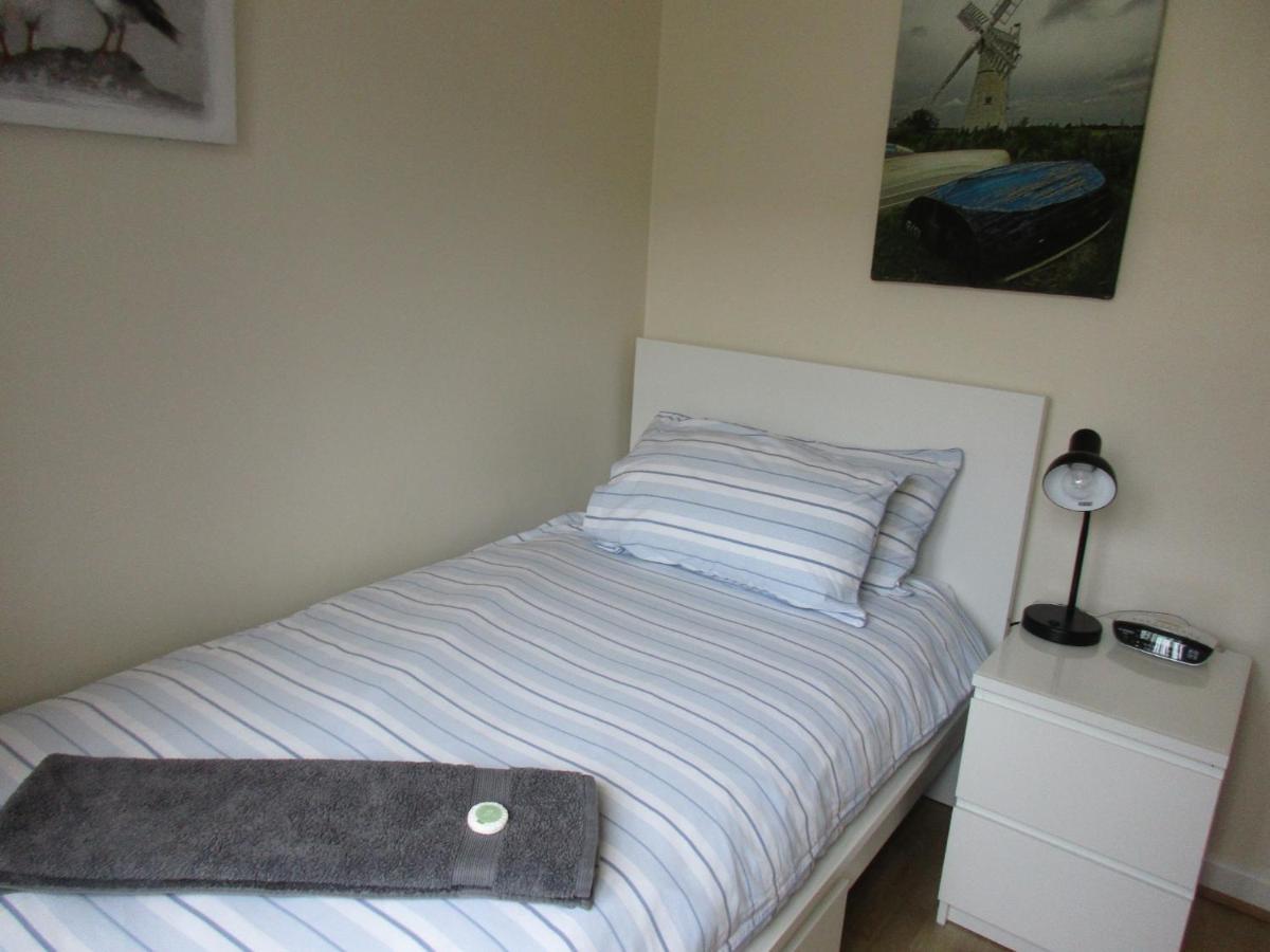 20 Nightingale Gardens, Coton Park, Rugby Cv23 0Wt Apartment Ngoại thất bức ảnh